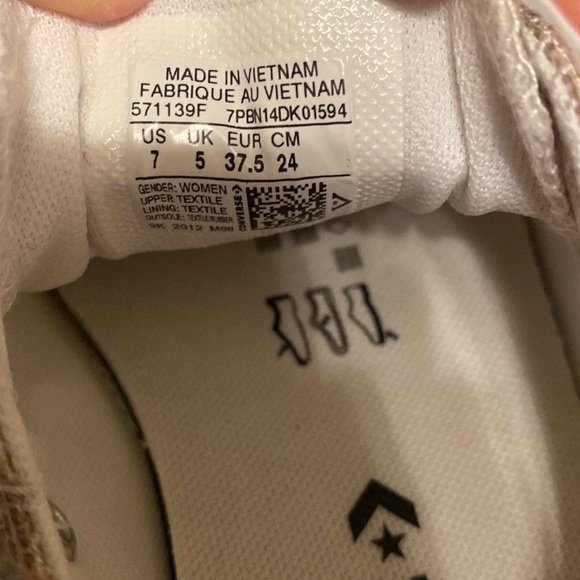 Converse women’s like new never worn no box - Picture 5 of 5